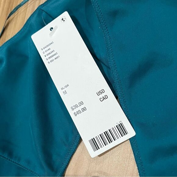 NEW Urban Outfitters Out From Under Sorelle Twist Halter Crop Top Women’s Medium - Picture 6 of 6